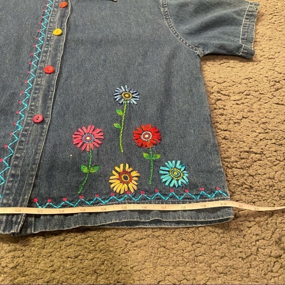 New Direction Embroidered Jean Shortsleeved Shirt Size Medium - Picture 12 of 12